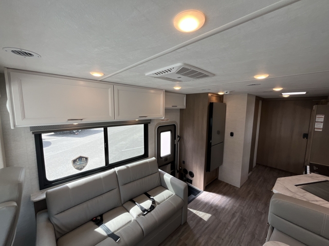 2026 Thor Freedom Traveler A32 — photo 3 of 8