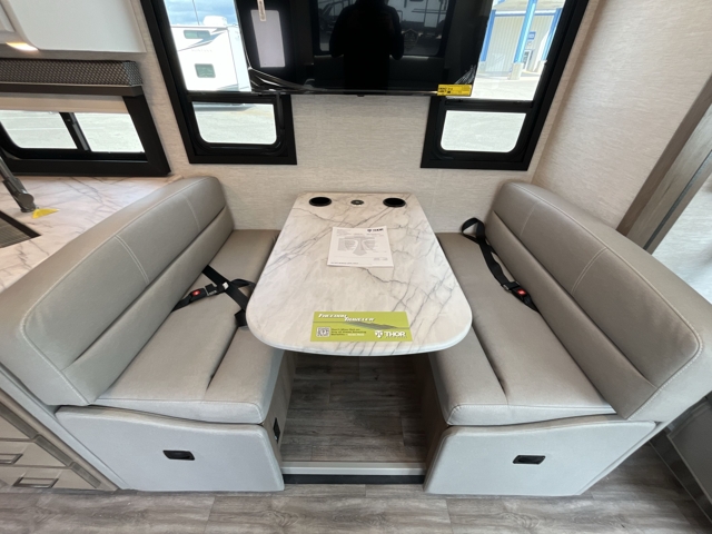2026 Thor Freedom Traveler A32 — photo 7 of 8