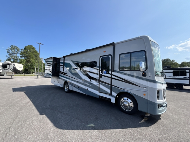 2026 Holiday Rambler Vacationer 33C — photo 1 of 8
