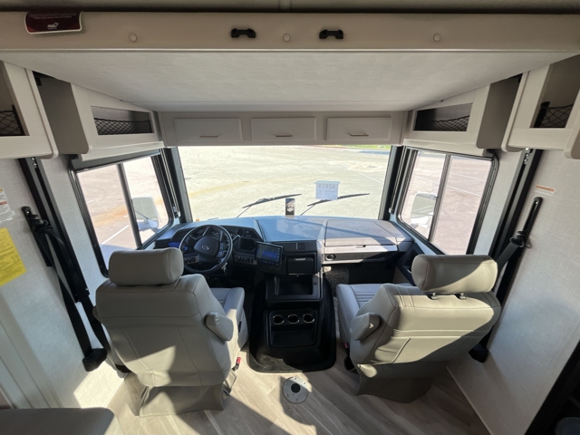 2026 Holiday Rambler Invicta 36T — photo 8 of 8