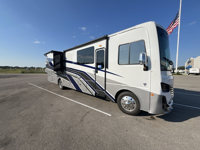 2026 Holiday Rambler Invicta 36T — photo 1 of 8