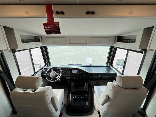 2026 Holiday Rambler Admiral 28A — photo 8 of 8