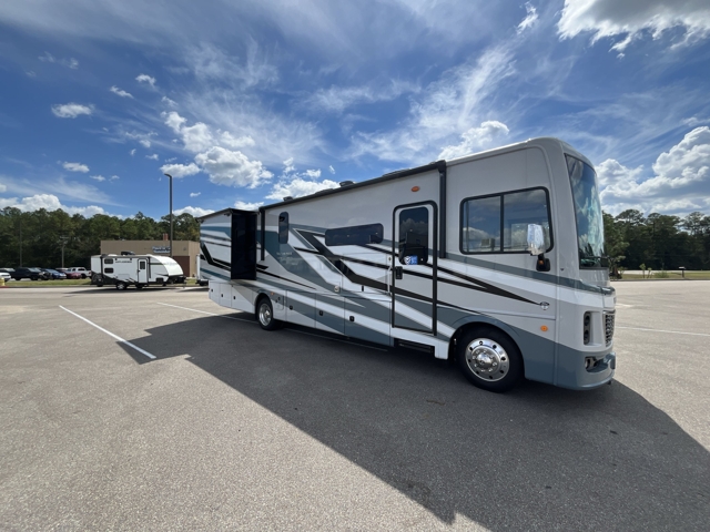 2026 Holiday Rambler Vacationer 35K — photo 1 of 8