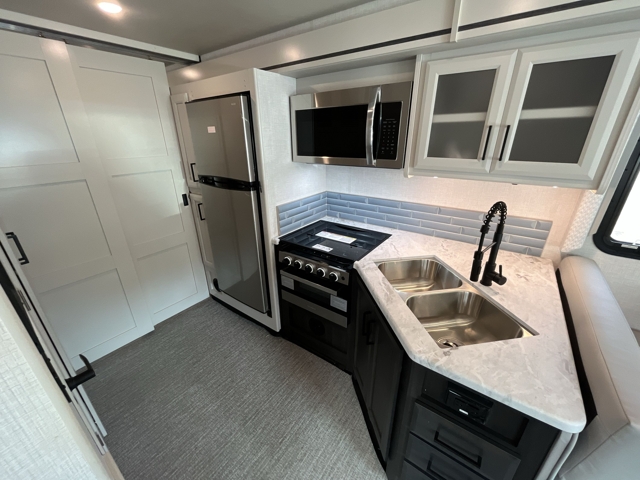 2026 Holiday Rambler Admiral 32N — photo 8 of 8