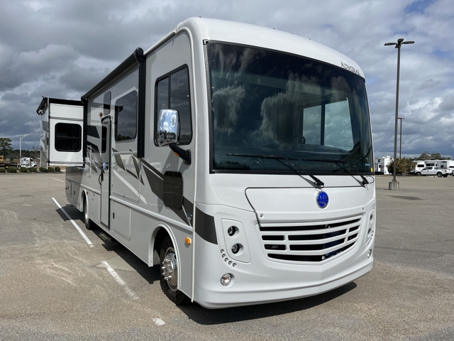 2026 Holiday Rambler Admiral 32N — photo 1 of 8