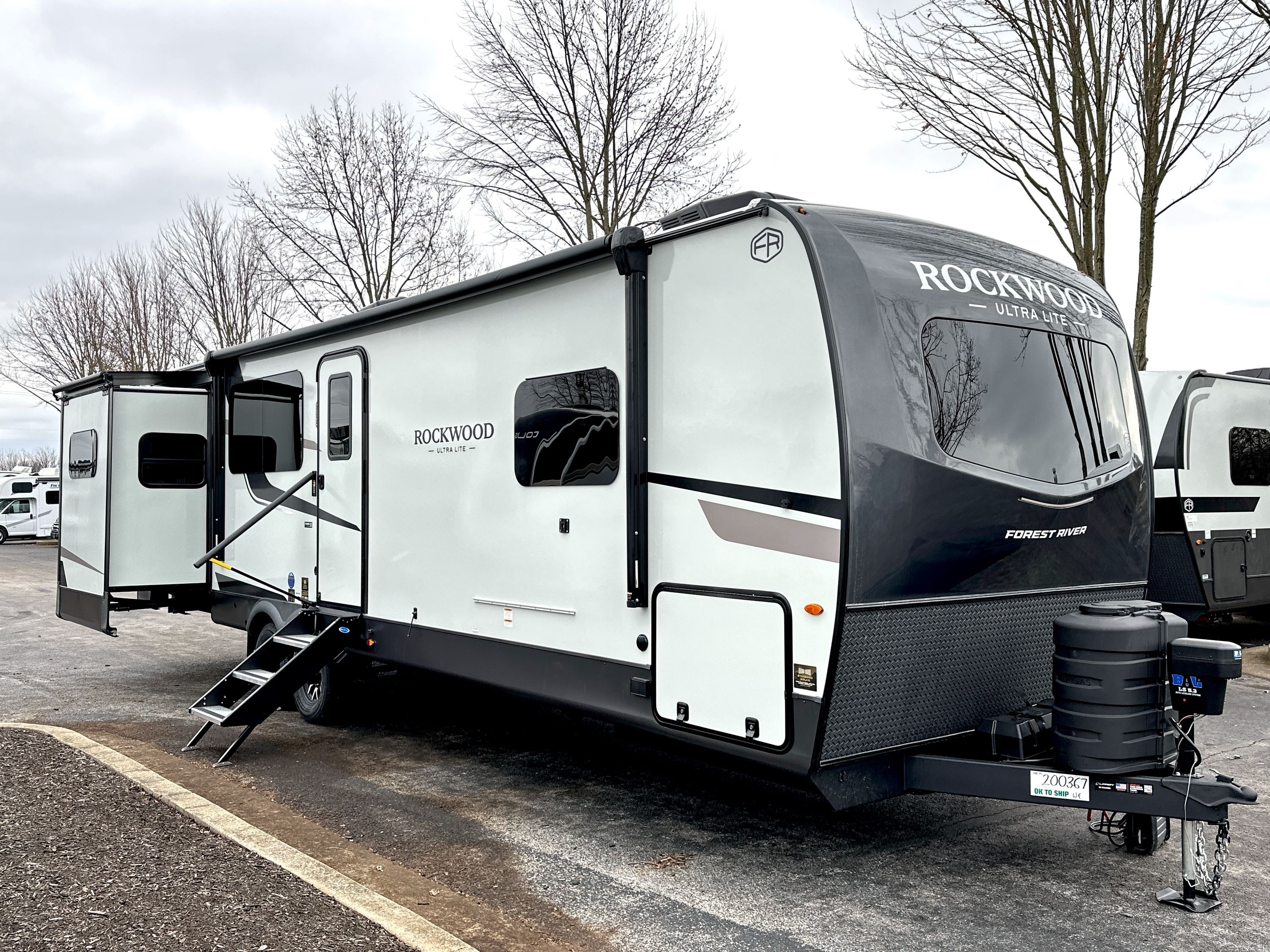 New or Used Forest River Rockwood Ultra Lite 2908srl RVs for Sale