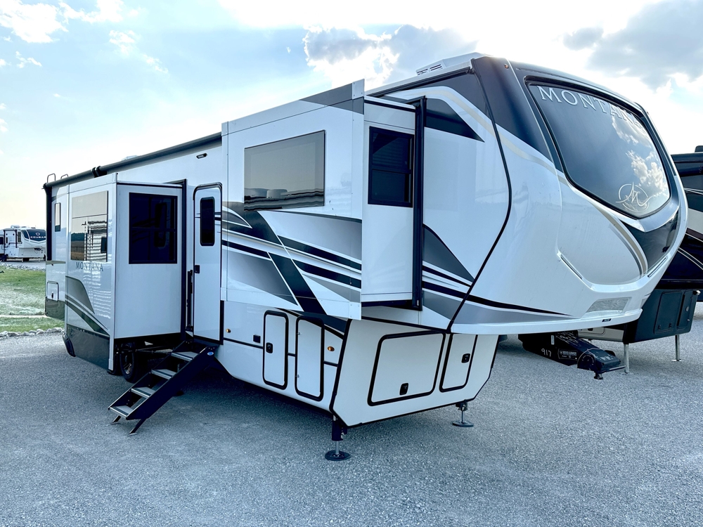 2025 Keystone Montana 3761FL