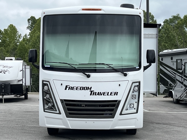 2027 Thor Freedom Traveler A32 — photo 5 of 8