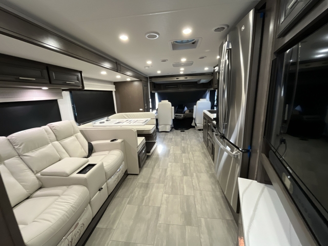 2026 Forest River Georgetown 5 Series 34M — photo 4 of 8