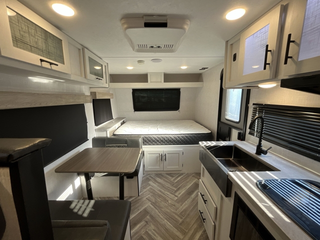 2023 Coleman Coleman Rubicon 1628BH — photo 4 of 8