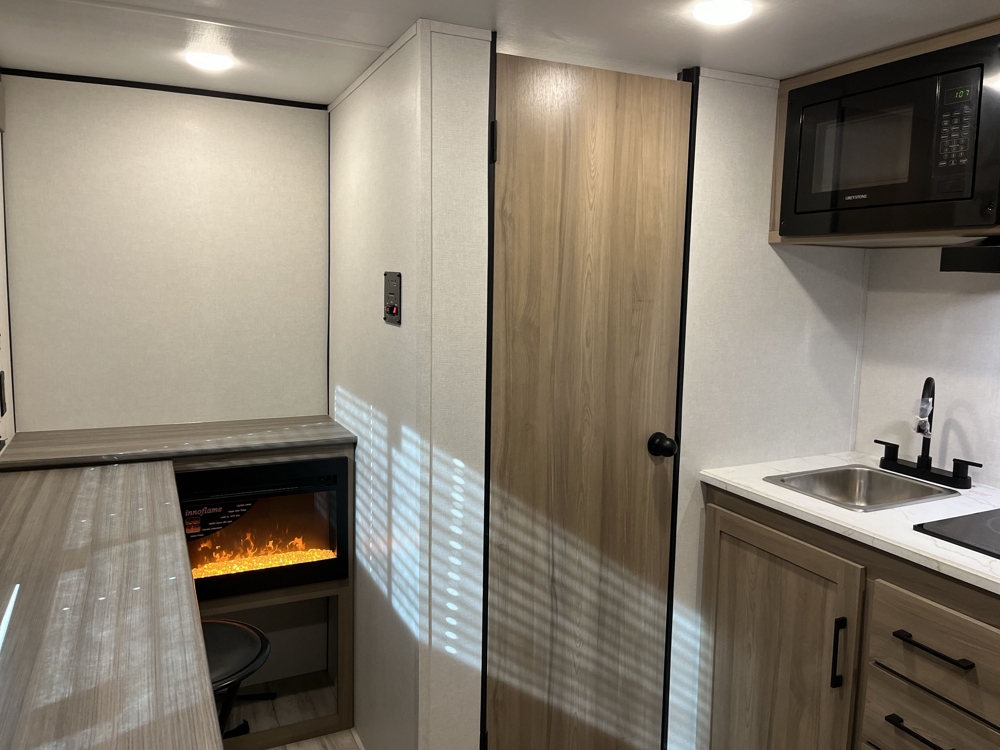 2026 Keystone Coleman 13R — photo 3 of 8