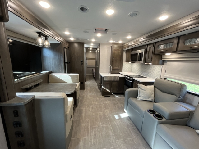 2022 Coachmen Mirada 315KS — photo 2 of 8