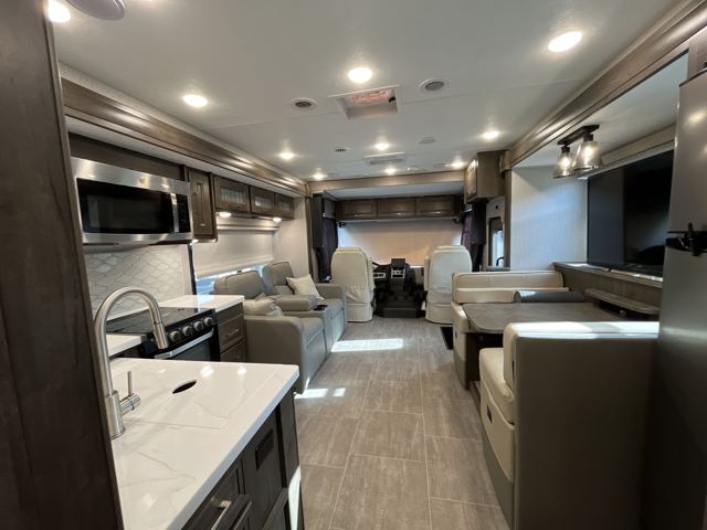 2022 Coachmen Mirada 315KS — photo 3 of 8