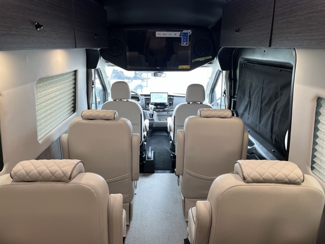 2027 Thor Freedom Mover PX10 Awd — photo 4 of 8
