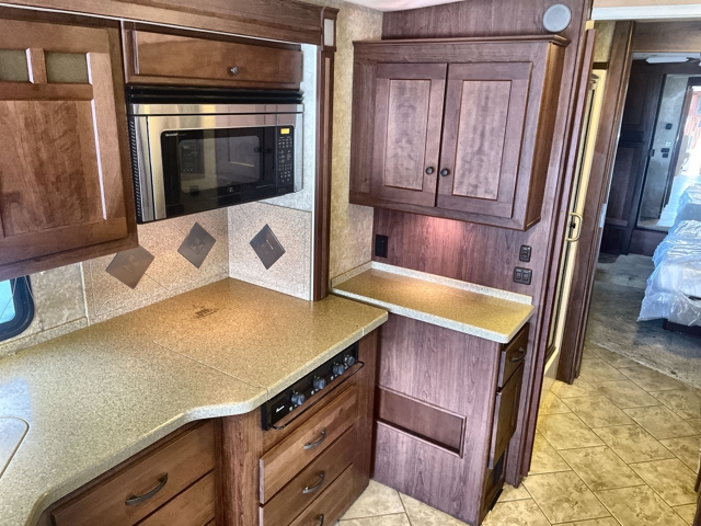 2008 Itasca Ellipse 40KD — photo 8 of 8