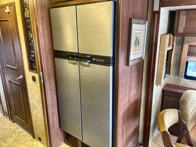 2008 Itasca Ellipse 40KD — photo 4 of 8