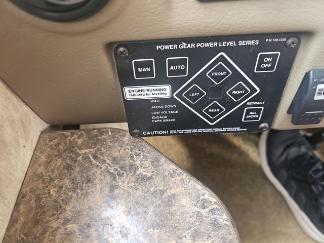 2013 Fleetwood Storm 28F — photo 6 of 8