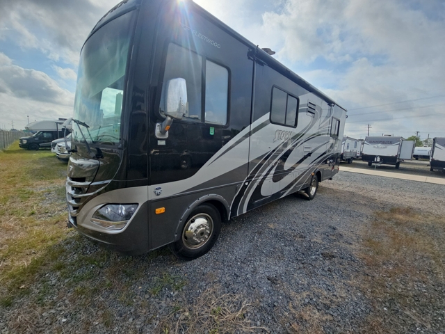 2013 Fleetwood Storm 28F — photo 4 of 8