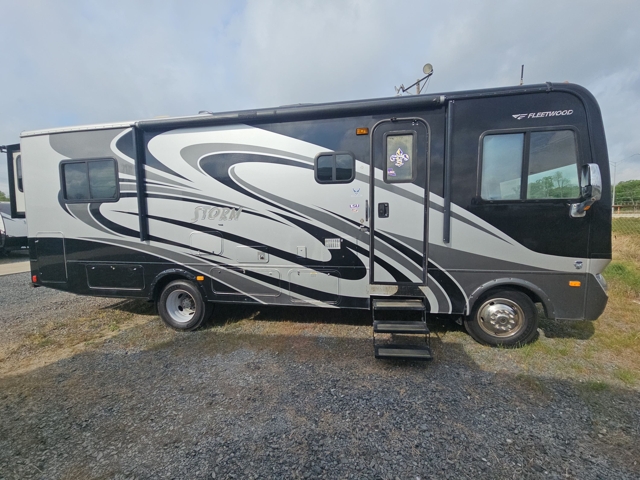 2013 Fleetwood Storm 28F — photo 1 of 8