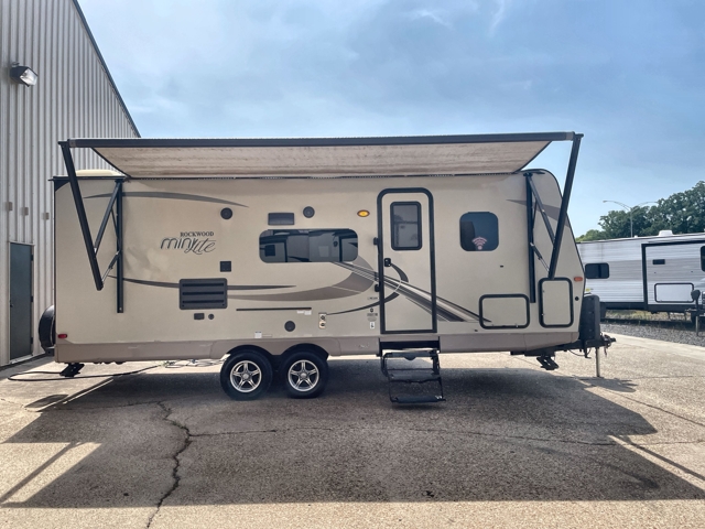 2018 Forest River Rockwood Mini Lite 2504S — photo 1 of 8