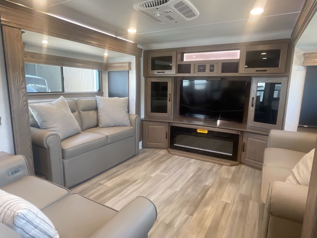 2024 Alliance Paradigm 385FL — photo 3 of 8