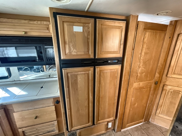 2003 Tiffin Allegro Bus 35RP — photo 8 of 8