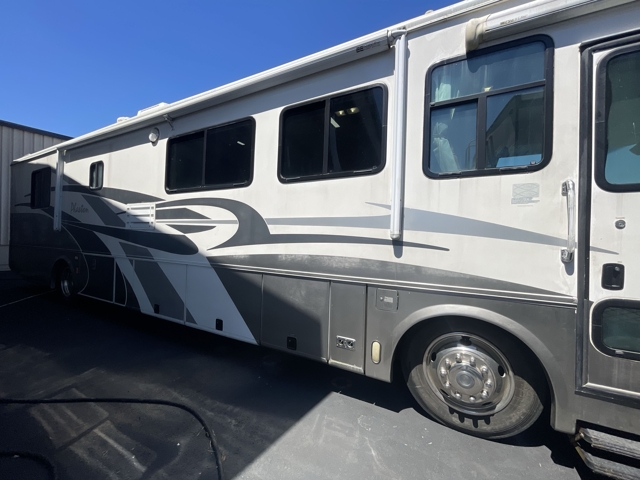 2003 Tiffin Phaeton 40GH — photo 5 of 8