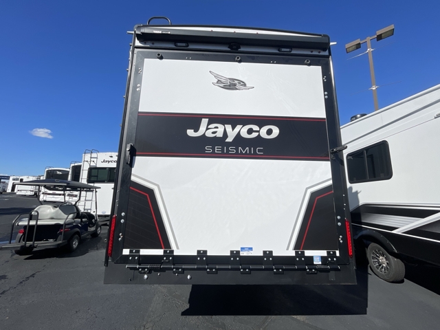 2026 Jayco Seismic 399 — photo 8 of 8