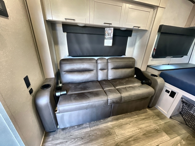 2026 Jayco Jay Feather Air 16FBS — photo 3 of 8