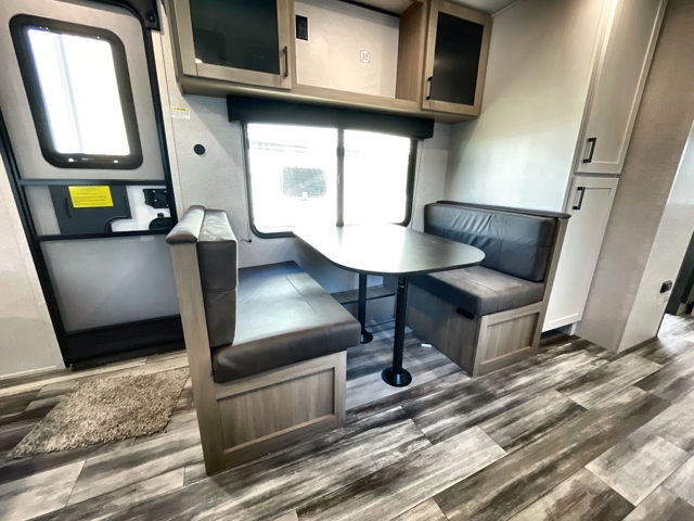 2026 Jayco Jay Flight SLX 225MLS — photo 4 of 8