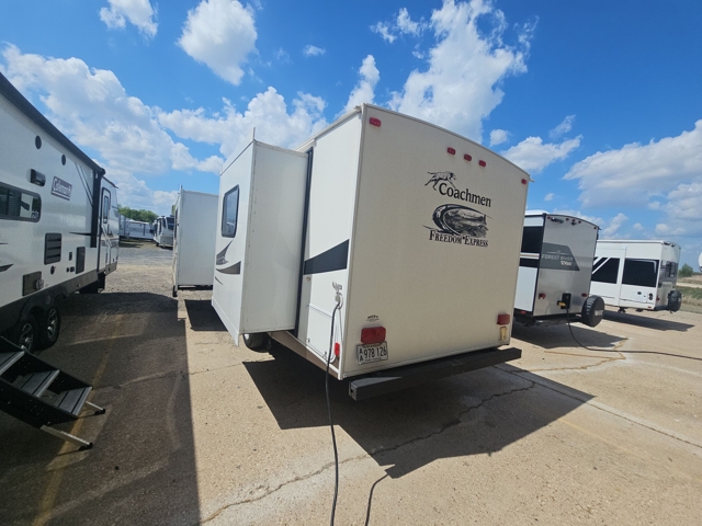 2012 Coachmen Freedom Express 270FLDS — photo 5 of 8