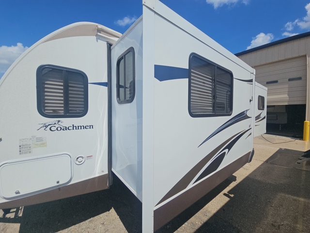 2012 Coachmen Freedom Express 270FLDS — photo 4 of 8