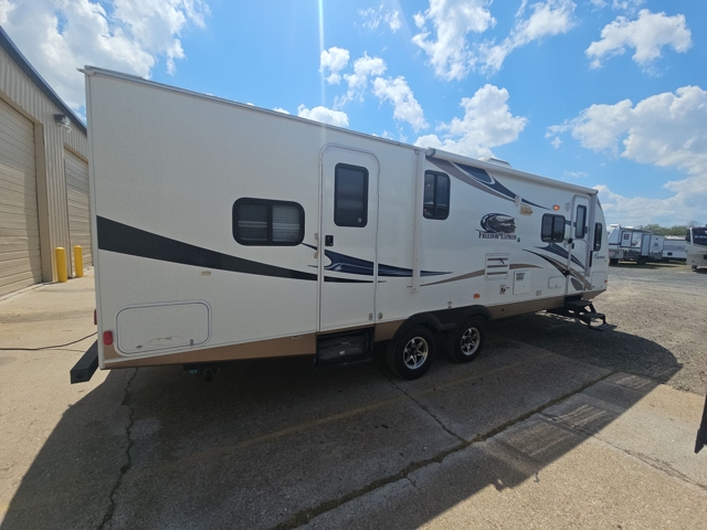 2012 Coachmen Freedom Express 270FLDS — photo 1 of 8