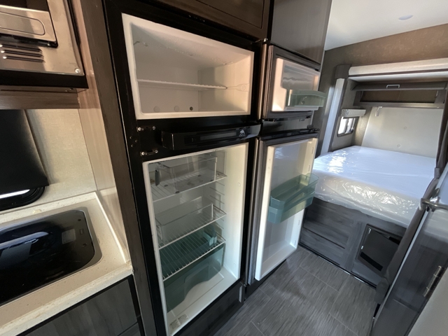 2018 Holiday Rambler Prodigy 24A — photo 8 of 8