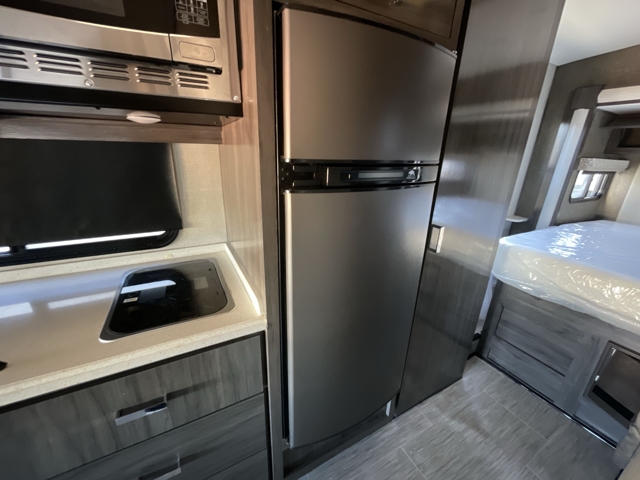 2018 Holiday Rambler Prodigy 24A — photo 7 of 8