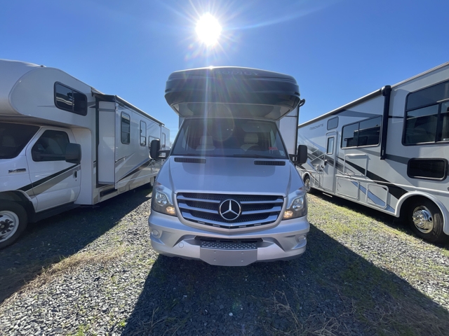 2018 Holiday Rambler Prodigy 24A — photo 3 of 8