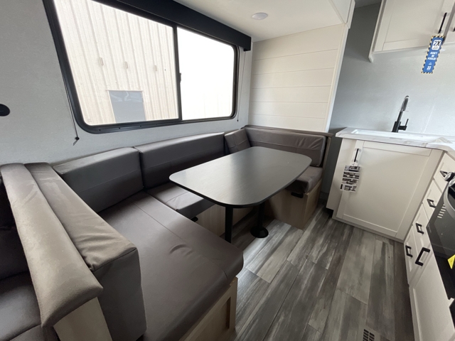2026 Jayco Jay Flight SLX 330TBS — photo 4 of 8