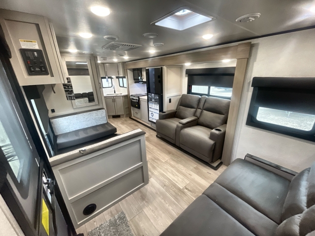 2027 Jayco Jay Feather 21MML — photo 4 of 8