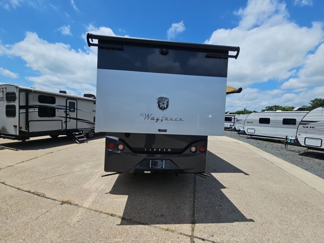 2019 Tiffin Wayfarer 25QW — photo 5 of 8