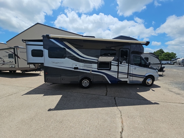 2019 Tiffin Wayfarer 25QW — photo 1 of 8