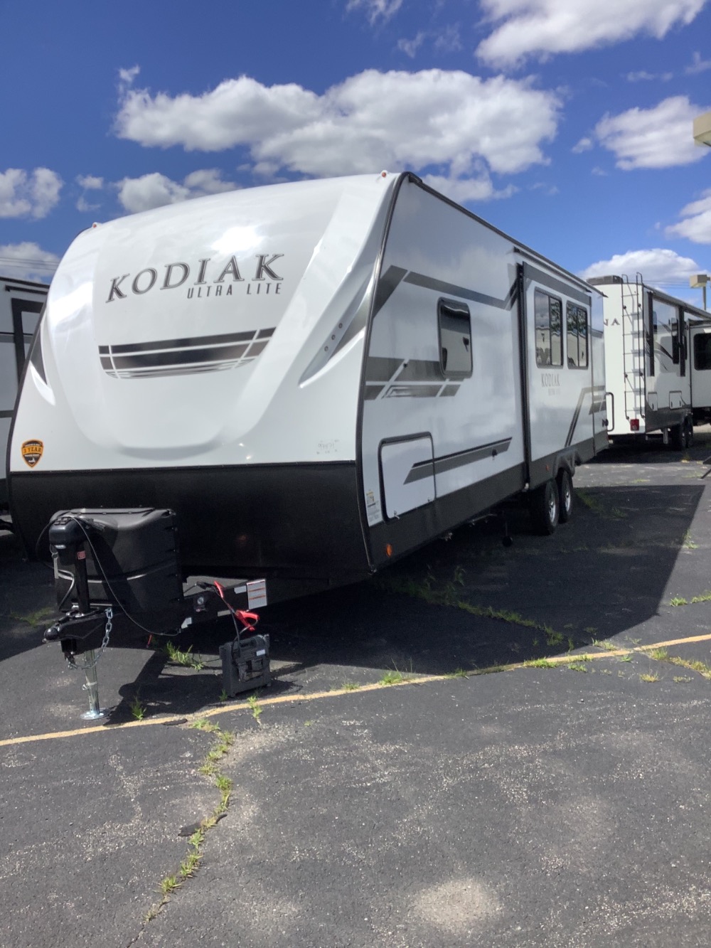 Dutchmen Kodiak 296BHSL Camping World of Berkley 1925647