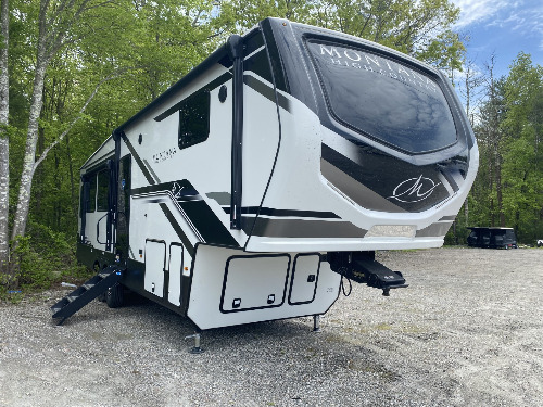 RV carousel image 1