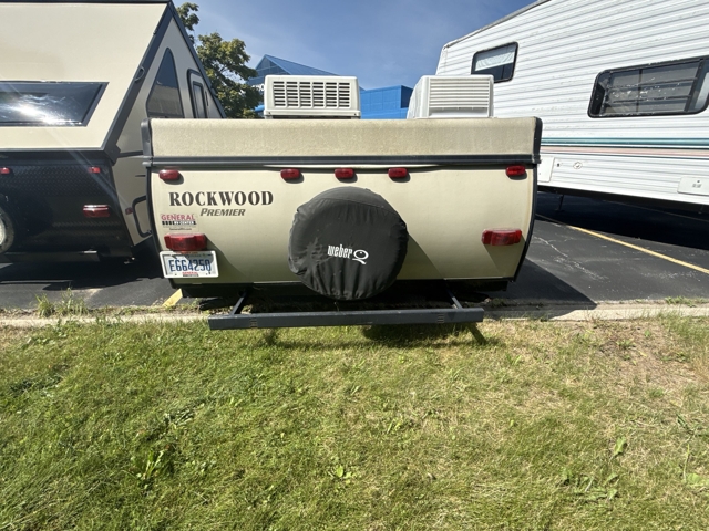 2014 Forest River Rockwood Premier 2516G — photo 5 of 8