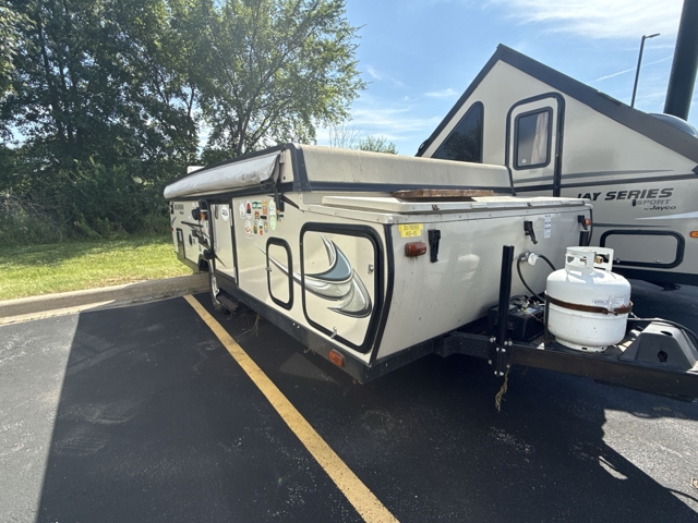 2014 Forest River Rockwood Premier 2516G — photo 3 of 8