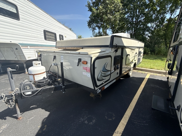 2014 Forest River Rockwood Premier 2516G — photo 4 of 8