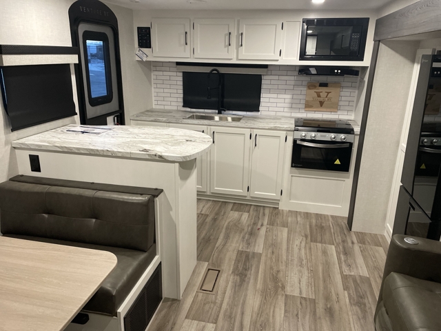 2026 Venture RV Stratus 241VRK — photo 2 of 8