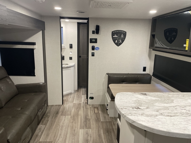 2026 Venture RV Stratus 241VRK — photo 3 of 8