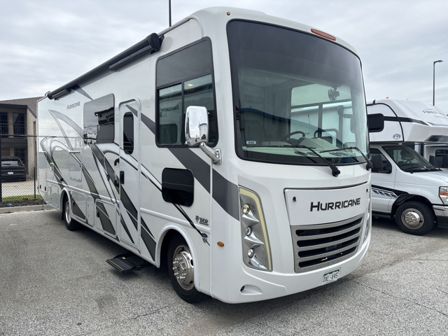 2024 Thor Hurricane 29M — photo 1 of 8