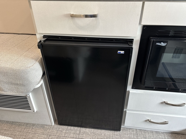 2025 Entegra Coach Ethos 20T — photo 3 of 8