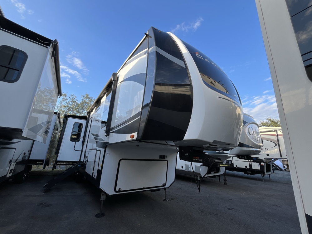 2022 Forest River Cardinal Luxury 320RLX - Stock #2530010